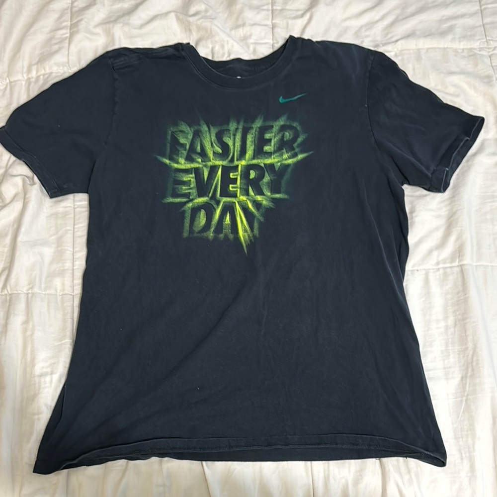 Nike Men's Black T-Shirt - Faster Every Day
